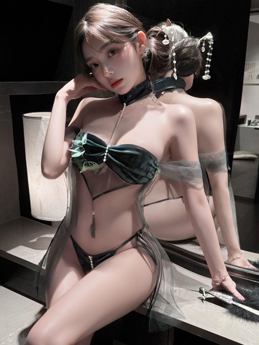 Vintage Asian Inspired Lingerie Set Traditional Chinese Style Cosplay Outfit Velvet Bra Top and Panty